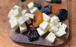 ქართული და ევროპული ყველის დაფა